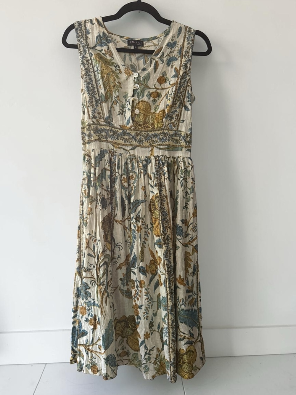 En Kay Sleeveless Floral Midi Dress in Light Blue, Mustard and Teal Size M